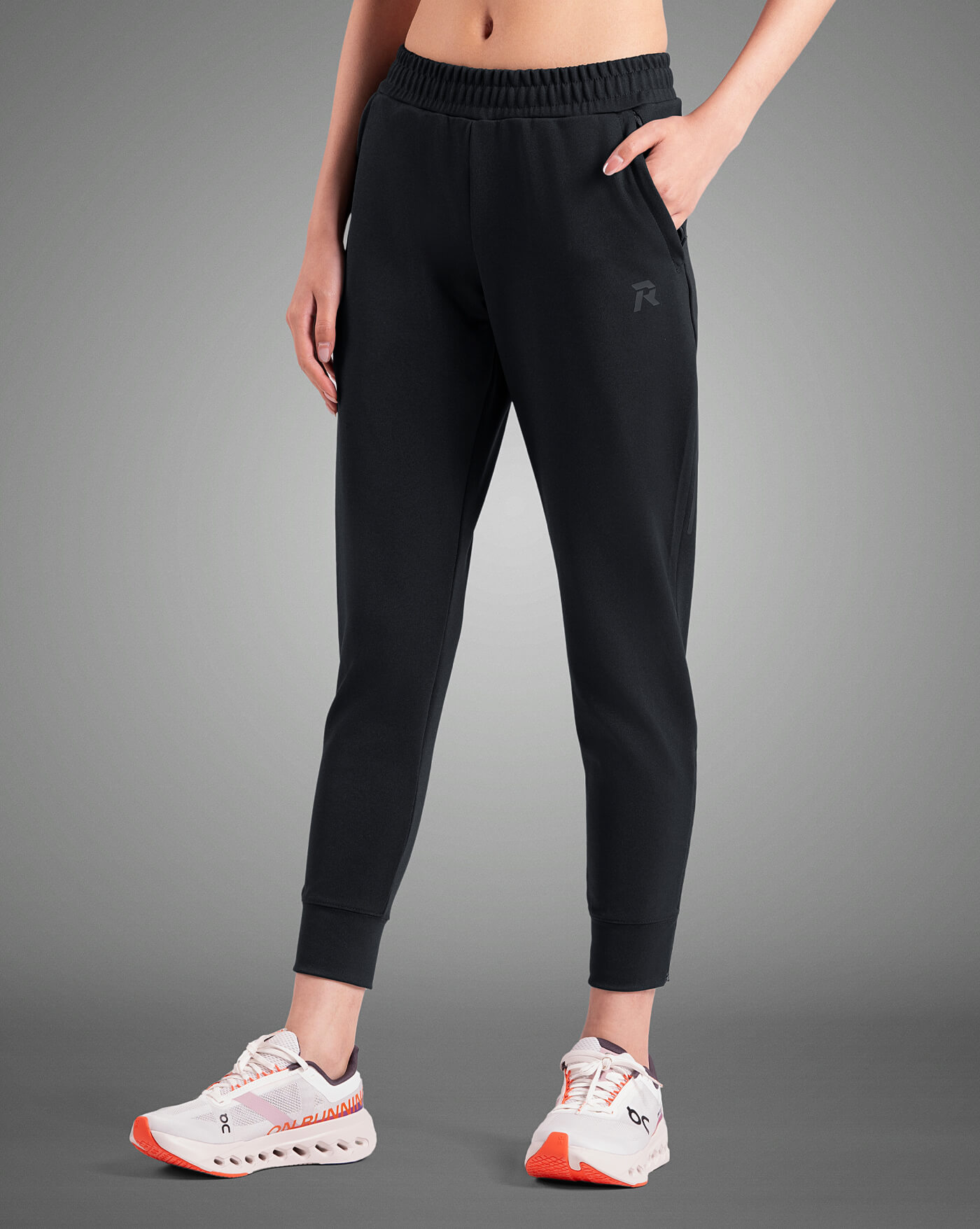 PowerGuard™ 厚磅運動束口褲 hover