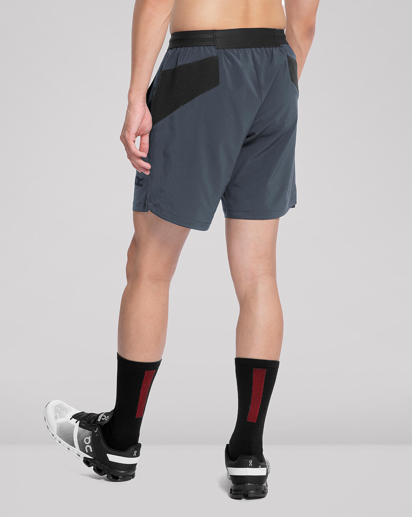 全方位超輕運動短褲 hover