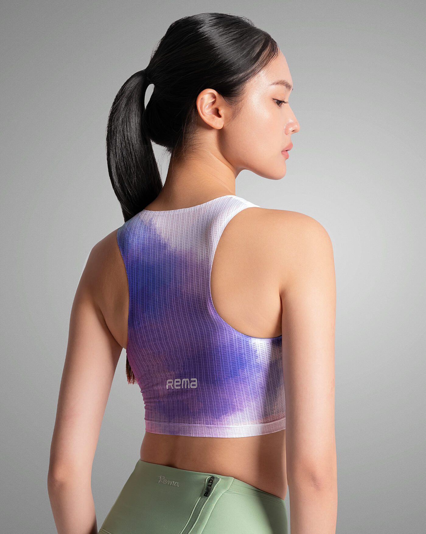 Feather Lite 短版跑步背心 hover