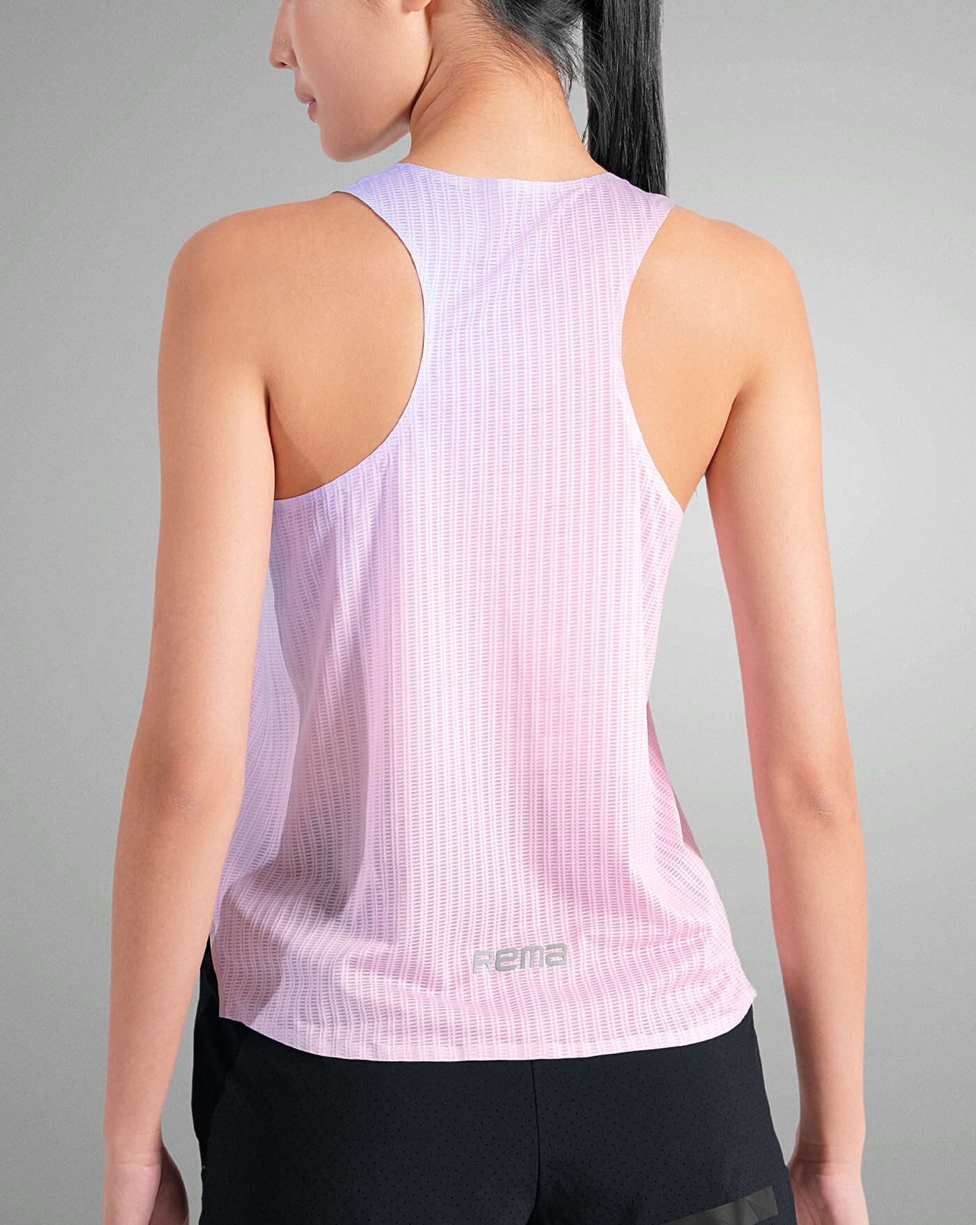 Feather Lite 跑步背心-圓領 hover