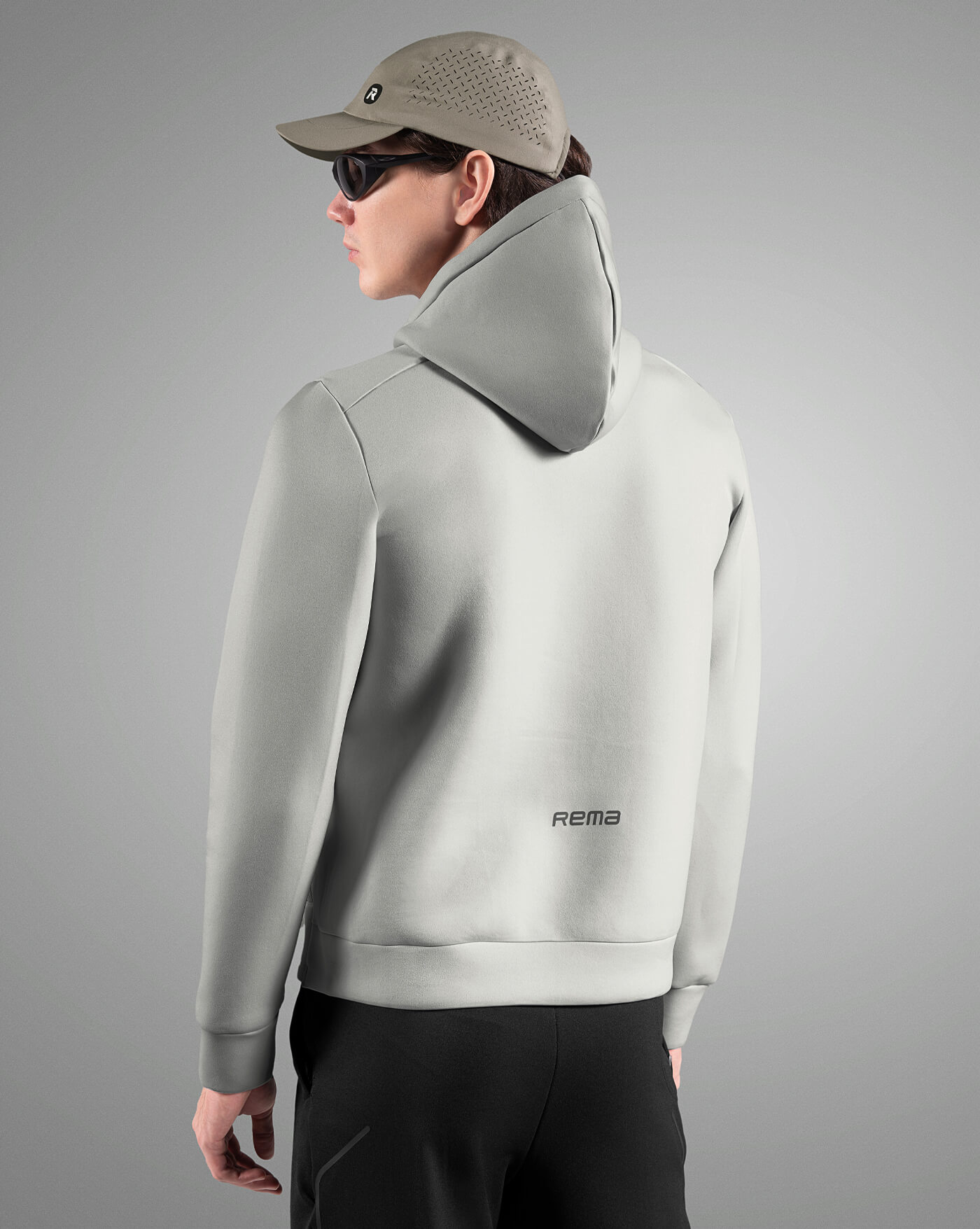 MOT001 LightShell™ 輕暖連帽上衣 hover